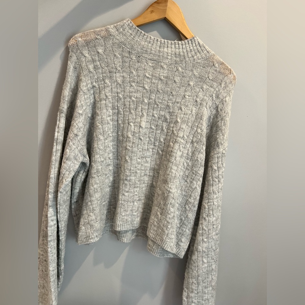 Jessica Simpson Light Gray Cable Knit Turtleneck Sweater Bell Sleeves Size L